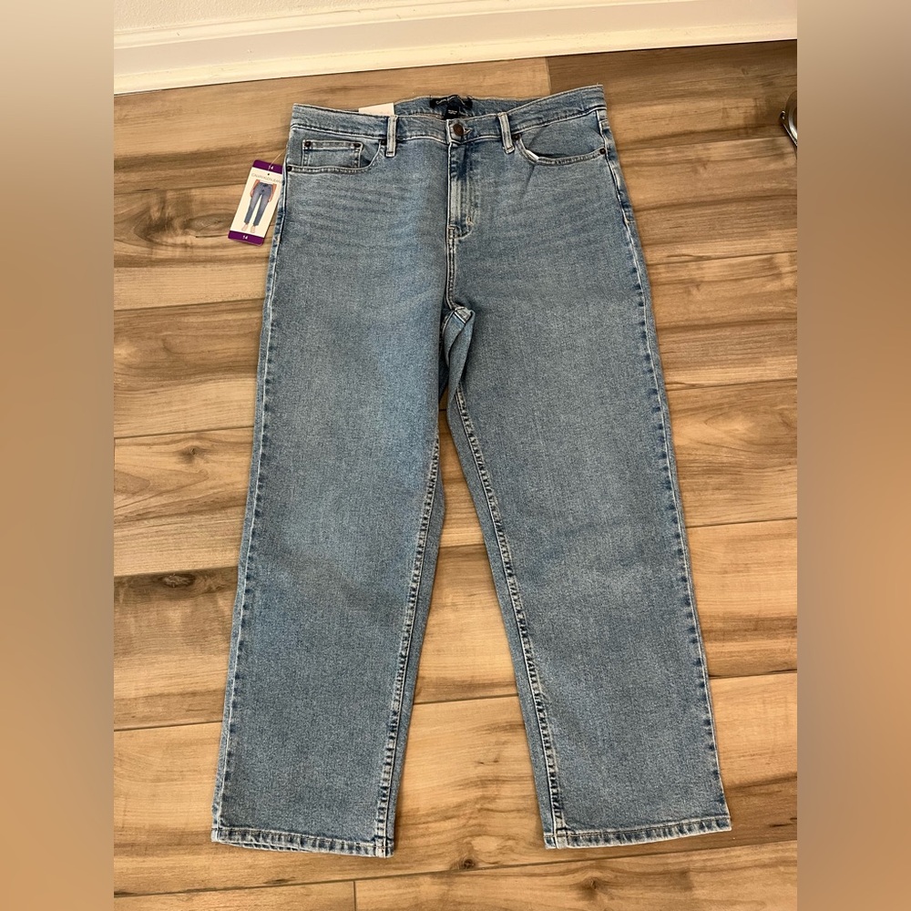Calvin Klein Women High Rise Straight Leg Jean Light Blue 27” Inseam Size 14